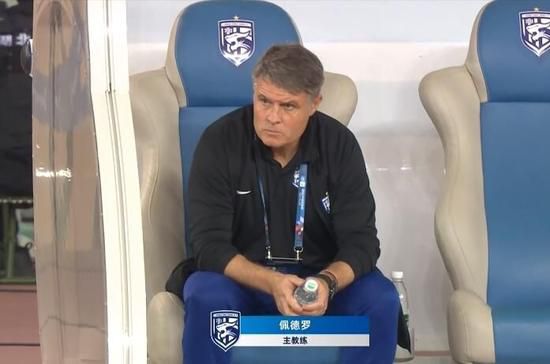 国内第一只获得国际资格导盲犬Candie的主人连勤老师在谈到Candie时，已经不是在说一只狗了，而是一个随时陪在身边不能失去的亲人了